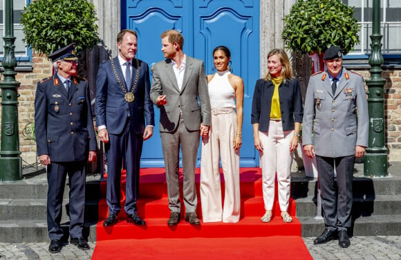 Le prince Harry, duc de Sussex et Meghan Markle, duchesse de Sussex, arrivent à l'hôtel de ville pour l'événement Invictus Games Dusseldorf 2023 One Year to Go, à Düsseldorf, Allemagne, le 6 septembre 2022.