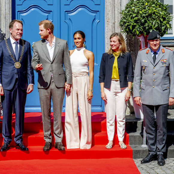 Le prince Harry, duc de Sussex et Meghan Markle, duchesse de Sussex, arrivent à l'hôtel de ville pour l'événement Invictus Games Dusseldorf 2023 One Year to Go, à Düsseldorf, Allemagne, le 6 septembre 2022.