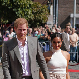 Le prince Harry, duc de Sussex et Meghan Markle, duchesse de Sussex, arrivent à l'hôtel de ville pour l'événement Invictus Games Dusseldorf 2023 One Year to Go, à Düsseldorf, Allemagne, le 6 septembre 2022.