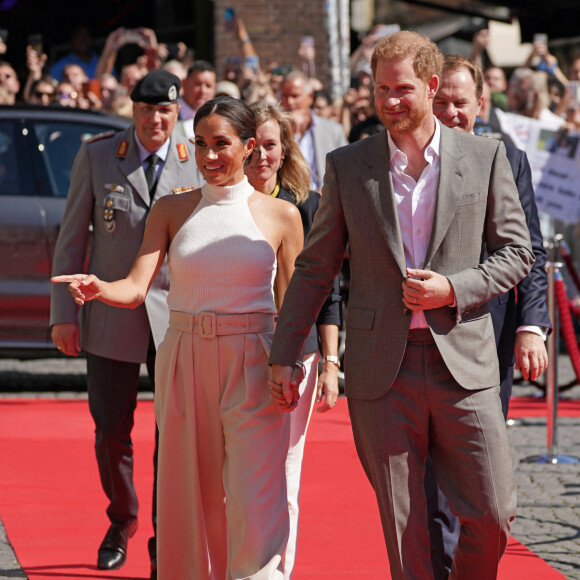 Le prince Harry, duc de Sussex et Meghan Markle, duchesse de Sussex, arrivent à l'hôtel de ville pour l'événement Invictus Games Dusseldorf 2023 One Year to Go, à Düsseldorf, Allemagne, le 6 septembre 2022.