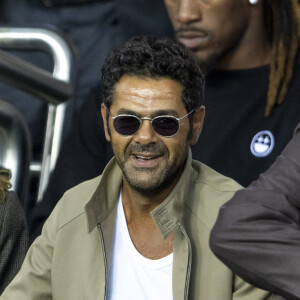 Jamel Debbouze - People assistent au match aller de la Ligue des Champions entre le Paris Saint-Germain contre la Juventus au Parc des Princes à Paris.