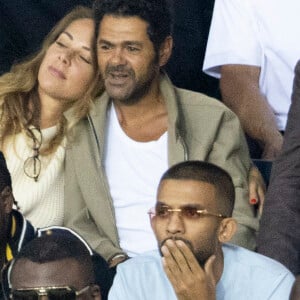 Jamel Debbouze et Mélissa Theuriau assistent au match aller de la Ligue des Champions entre le Paris Saint-Germain contre la Juventus (2-1) au Parc des Princes à Paris le 6 septembre 2022.