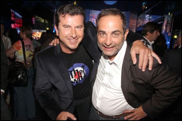 Pascal Bataille et Laurent Fontaine - Les animateurs de la radio NRJ s'éclatent au VIP Room de Paris le 6 septembre 2010