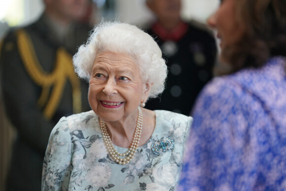 La reine Elisabeth II d'Angleterre lors de l'inauguration de l'hospice de la Tamise à Maidenhead, Berkshire, Royaume Uni, le 15 juillet 2022. 