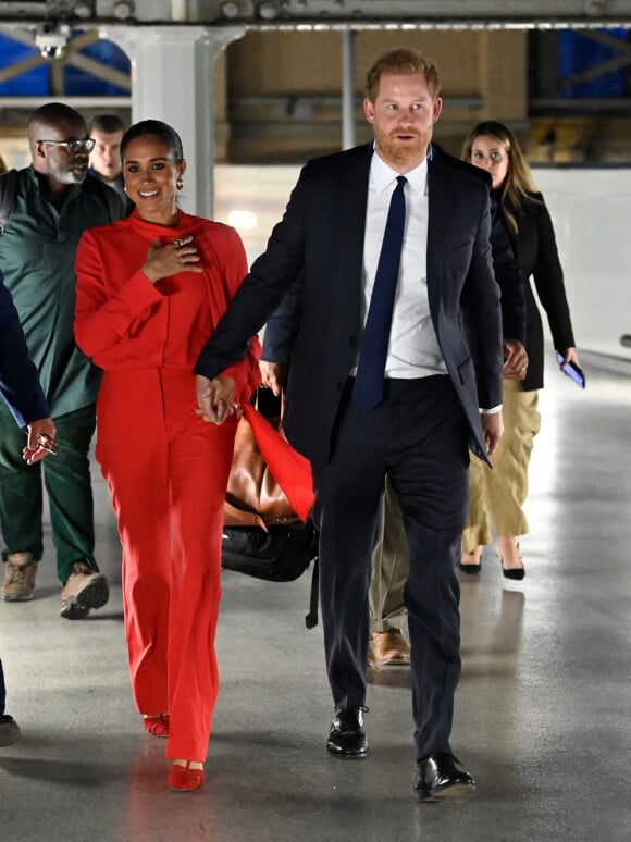 Le prince Harry, duc de Sussex et Meghan Markle, duchesse de Sussex, arrivent au "One Young World Summit 2022" à Manchester, le 5 septembre 2022.