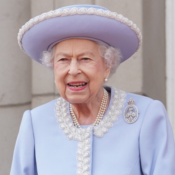 Elizabeth II - La famille royale au balcon lors de la parade militaire "Trooping the Colour" dans le cadre de la célébration du jubilé de platine de la reine Elizabeth II à Londres. 