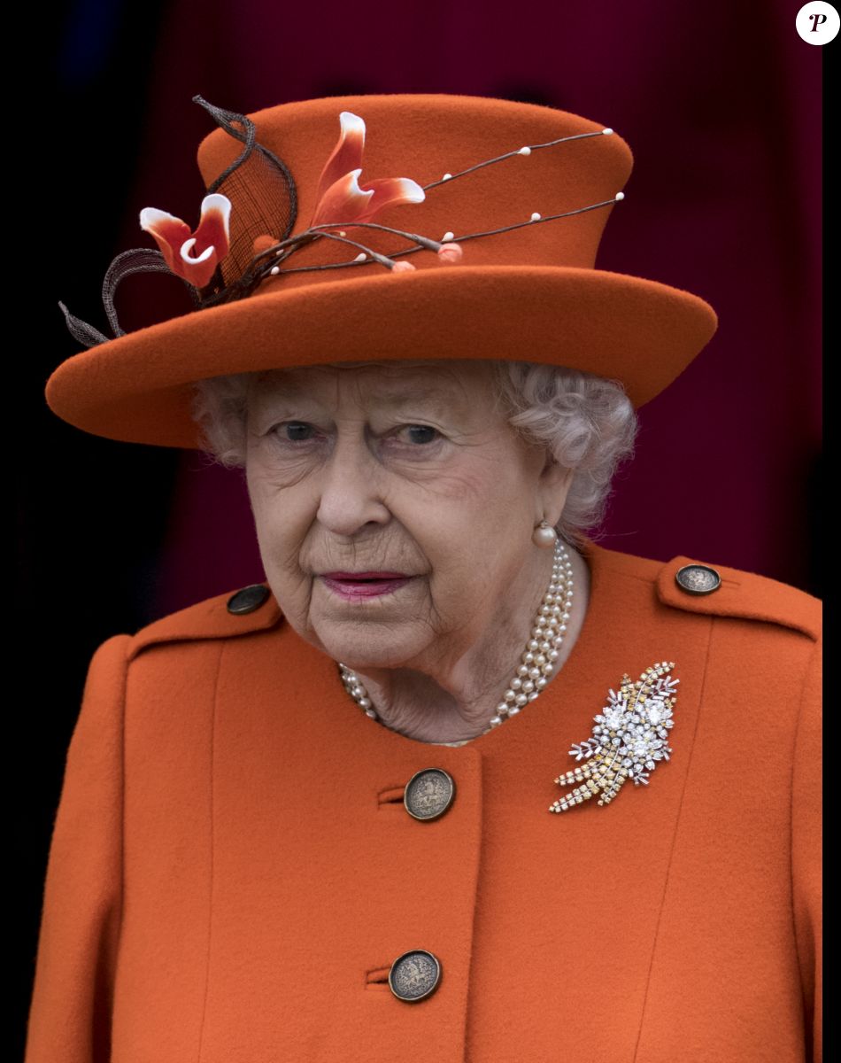 La reine Elizabeth II - La famille royale d'Angleterre arrive à la messe de Noël à l'église Sainte-Marie-Madeleine à Sandringham, le 25 décembre 2017.
