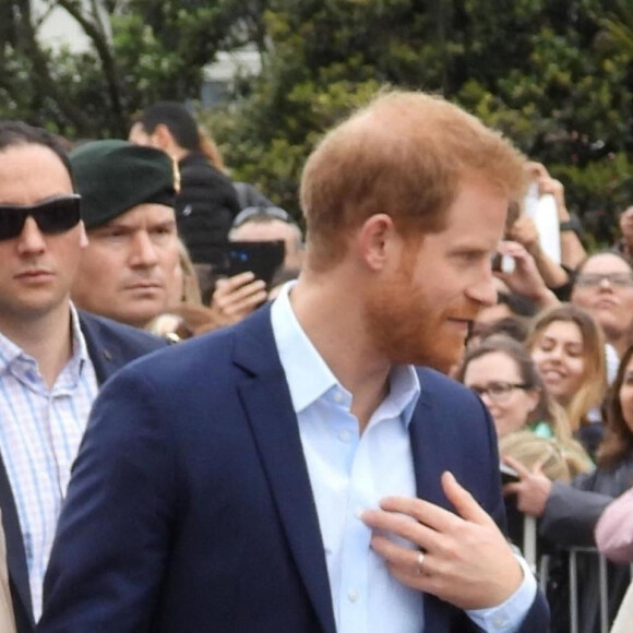 Le prince Harry, duc de Sussex, et Meghan Markle, duchesse de Sussex, ont été accueillis par une foule de supporters au Viaduct Harbour à Auckland, Nouvelle-Zélande, le 30 octobre 2018. 