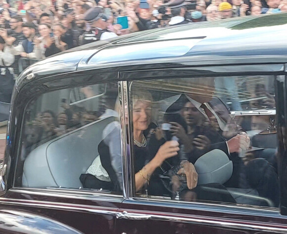 Le roi Charles III d'Angleterre et la reine consort Camilla Parker Bowles quittent le palais de Buckingham à Londres, pour se rendre au palais Saint-James pour la proclamation de roi. Le 10 septembre 2022