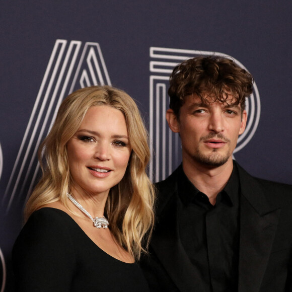 Virginie Efira et son compagnon Niels Schneider (en YSL) - Photocall de la 47ème édition de la cérémonie des César à l'Olympia à Paris, le 25 février 2022. © Borde-Jacovides/Bestimage 