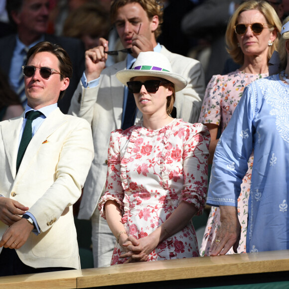 La princesse Beatrice d'York et son mari Edoardo Mapelli Mozzi dans les tribunes lors du tournoi de Wimbledon au All England Lawn Tennis and Croquet Club à Londres, Royaume Uni, le 8 juillet 2022. © Chryslene Caillaud/Panoramic/Bestimage 