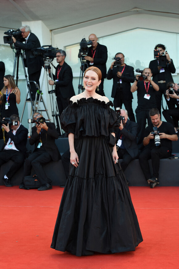 Julianne Moore (robe Christian Dior) à la cérémonie de clôture lors de la 79ème édition du festival international du film de Venise, la Mostra le 10 septembre 2022. © imageSPACE via ZUMA Press Wire / Bestimage
