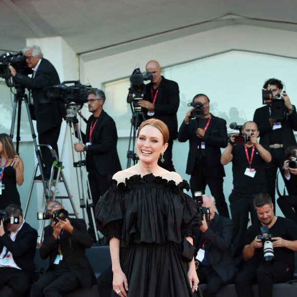 Julianne Moore (robe Christian Dior) à la cérémonie de clôture lors de la 79ème édition du festival international du film de Venise, la Mostra le 10 septembre 2022. © imageSPACE via ZUMA Press Wire / Bestimage