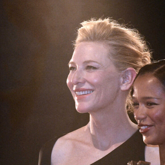 Cate Blanchett (Coupe Volpi de la meilleure interprétation féminine pour TÁR de Todd Field), Taylor Russell, prix Marcello Mastroianni du meilleur espoir - Cérémonie de clôture et remise de prix lors de la 79ème édition du festival international du film de Venise, la Mostra le 10 septembre 2022. © LaPresse / Panoramic / Bestimage  