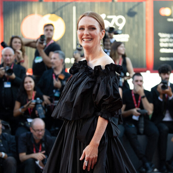 Julianne Moore (robe Christian Dior) à la cérémonie de clôture lors de la 79ème édition du festival international du film de Venise, la Mostra le 10 septembre 2022. © imageSPACE via ZUMA Press Wire / Bestimage