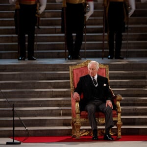 Le roi Charles III d'Angleterre - Les deux Chambres du Parlement se réunissent pour une cérémonie de condoléances à Westminster Hall à Londres, suite au décès de la reine Elisabeth II d'Angleterre. Le 12 septembre 2022 