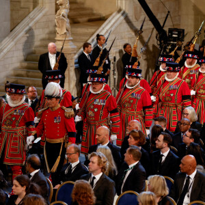 Les deux Chambres du Parlement se réunissent pour une cérémonie de condoléances à Westminster Hall à Londres, suite au décès de la reine Elisabeth II d'Angleterre. Le 12 septembre 2022 