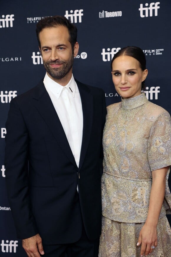 Benjamin Millepied et Natalie Portman (tenue de la maison Dior) lors de la projection du film Carmen au Festival international du film de Toronto le 11 septembre 2022