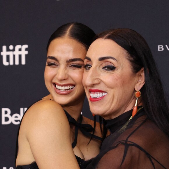Melissa Barrera, Rossy de Palma lors de la projection du film Carmen au Festival international du film de Toronto le 11 septembre 2022