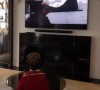 Christina Milian filme son fils en train de se prendre pour un pirate.