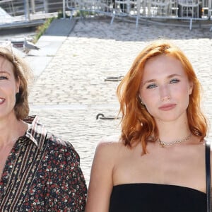 Mélanie Doutey, Alexandra Lamy, Chloé Jouannet et Claudia Tagbo - Photocall de "Touchées" - 24e édition du Festival de la Fiction TV de La Rochelle. Le 14 septembre 2022. © Patrick Bernard / Bestimage