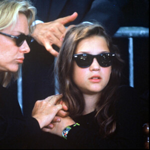 France Gall avec sa fille Pauline Hamburger lors des obsèques de Michel Berger.