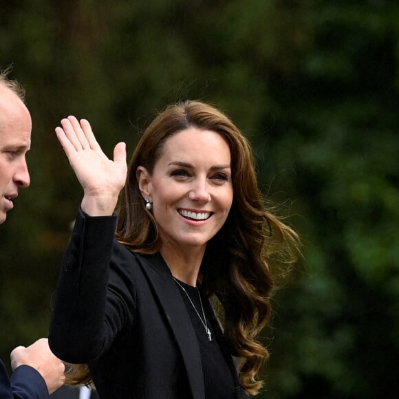 Catherine - Kate - Middleton, princesse de Galles est allée à la rencontre du public avec son époux le prince William, aux portes de Sandringham House à Norfolk, Royaume Uni, le 15 septembre 2022, après la mort de la reine Elisabeth II.