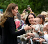 Catherine - Kate - Middleton, princesse de Galles très bienveillante, est allée à la rencontre du public avec son époux le prince William, aux portes de Sandringham House à Norfolk, Royaume Uni, le 15 septembre 2022, après la mort de la reine Elisabeth II.