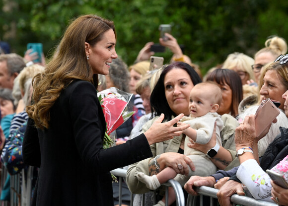 Catherine - Kate - Middleton, princesse de Galles très bienveillante, est allée à la rencontre du public avec son époux le prince William, aux portes de Sandringham House à Norfolk, Royaume Uni, le 15 septembre 2022, après la mort de la reine Elisabeth II.