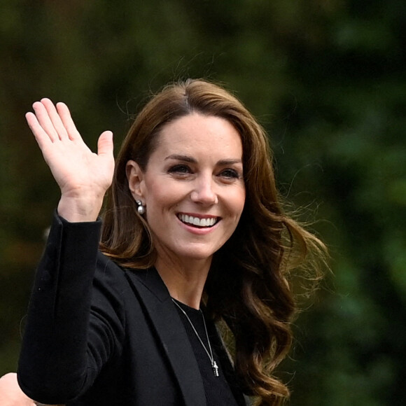 Catherine - Kate - Middleton, princesse de Galles est allée à la rencontre du public avec son époux le prince William, aux portes de Sandringham House à Norfolk, Royaume Uni, le 15 septembre 2022, après la mort de la reine Elisabeth II.