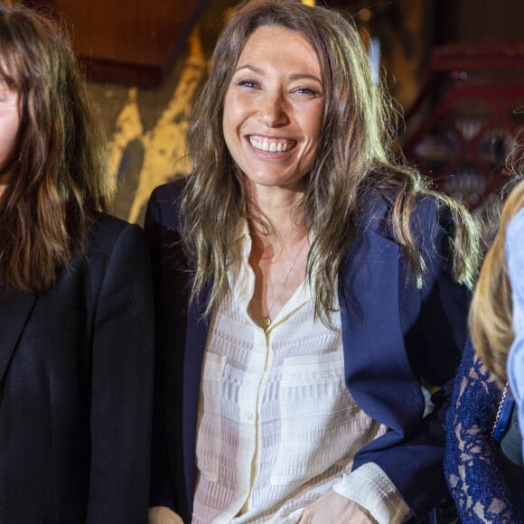 Laura Smet - Remise du prix littéraire "La Closerie des Lilas" à la Closerie des Lilas à Paris le 12 avril 2022. Le Prix de la Closerie des Lilas couronne une romancière de langue française dont l'ouvrage paraît à la rentrée de janvier. Le Prix de la Closerie des Lilas a pour originalité d'être composé d'un jury permanent et d'un jury invité, renouvelé chaque année. Le jury 2018 a attribué le Prix de la Closerie des Lilas 2018 à E. Piacentini pour "Les Silences d'Ogliano" aux éditions Actes Sud. © Pierre Perusseau/Bestimage