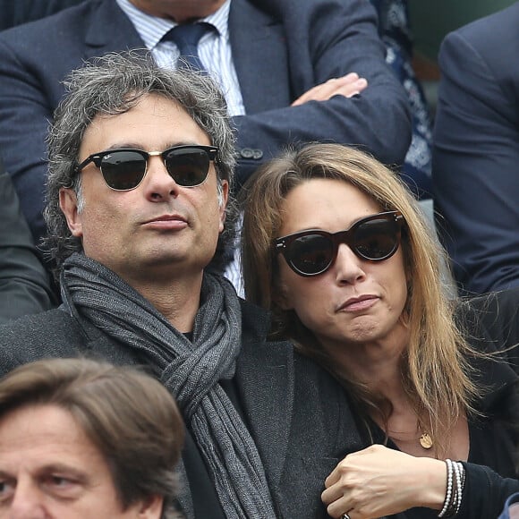 Laura Smet et son compagnon Raphaël dans les tribunes de la finale homme des internationaux de France de Roland Garros à Paris le 5 juin 2016. © Moreau-Jacovides / Bestimage