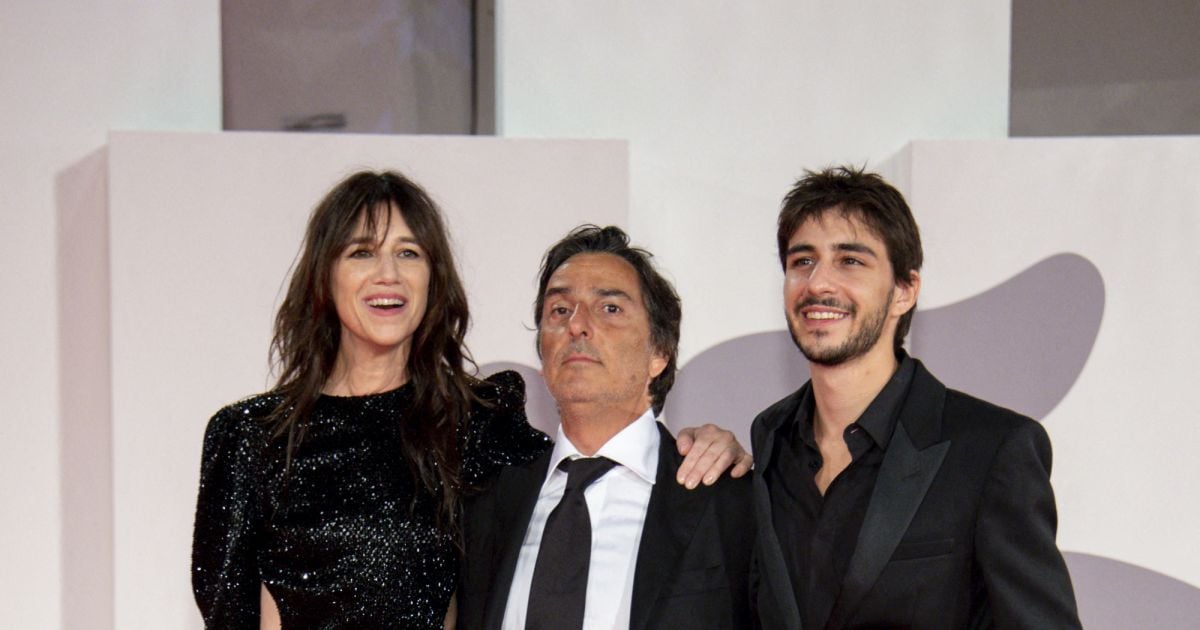 Charlotte Gainsbourg Avec Son Mari Yvan Atta Et Son Fils Ben Attal La Premi Re De Les Choses