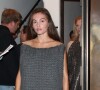 Thylane Blondeau quitte le défilé de JW Anderson lors de la Fashion Week à Londres, le 17 septembre 2022.