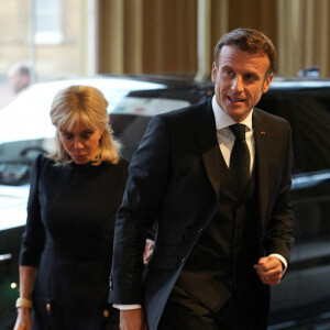 Le président français Emmanuel Macron et la première dame, Brigitte Macron - Les chefs d'Etats et les invités arrivent à la réception donnée par le roi d'Angleterre à Buckingham Palace, à la veille des funérailles de la reine Elizabeth II d'Angleterre, le 18 septembre 2022.