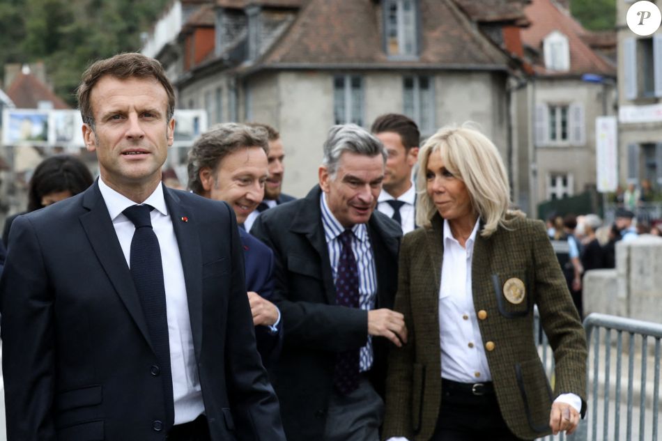 Le président de la République française, Emmanuel Macron, accompagné de ...