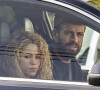 La chanteuse Shakira et son mari le footballeur Gerard Piqué quittent leur domicile à Barcelone le 15 octobre 2017.