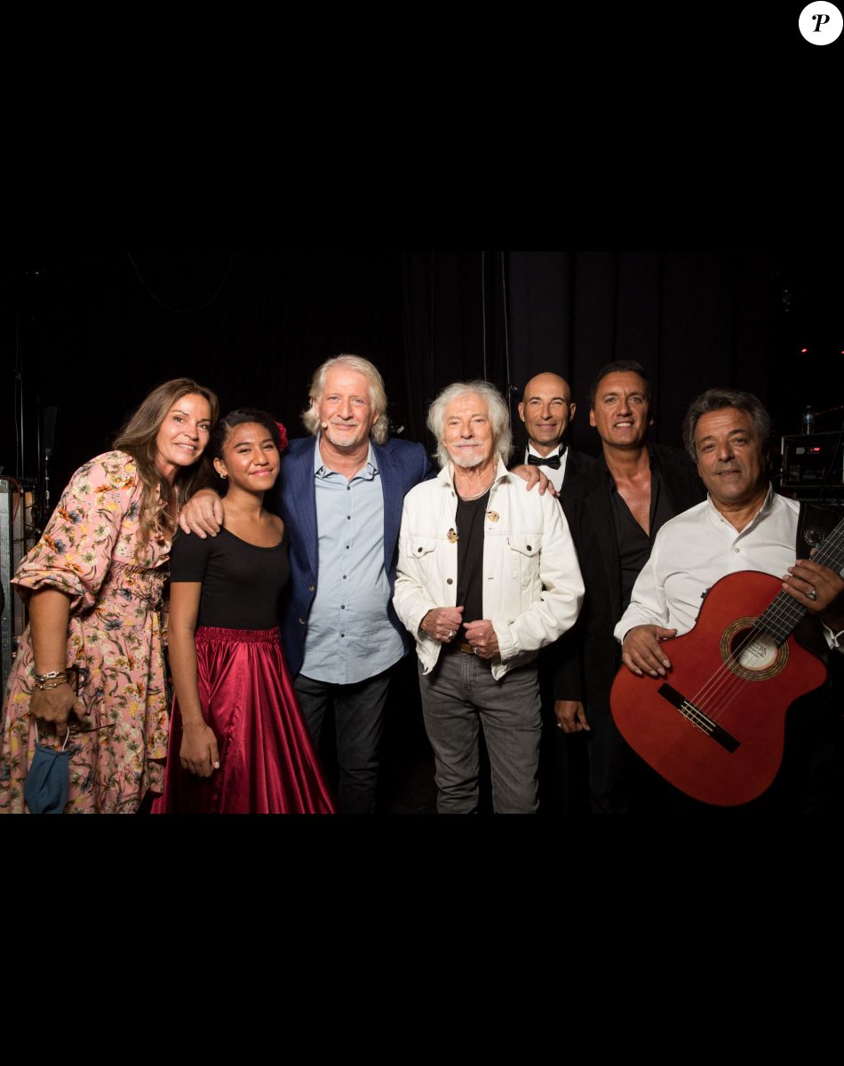 Exclusif - Nathalie Boutot la femme de Patrick Sébastien, sa fille Lily Sebastien, Patrick Sebastien, Hugues Aufray, Nicolas Canteloup, Dany Brillant, Chico Bouchikhi - Backstage de l'enregistrement de l'émission "La Chanson secrète 6" à la Scène musicale à Paris, qui sera diffusée le 12 décembre sur TF1. Le 8 septembre 2020 © Gaffiot-Moreau / Bestimage