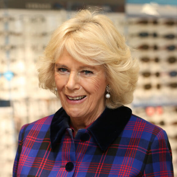 Camilla Parker Bowles, duchesse de Cornouailles, a rencontré le jeune Uzaur Ehjaz lors de la journée "National Literacy Trust" à Peterborough. Le 3 février 2016