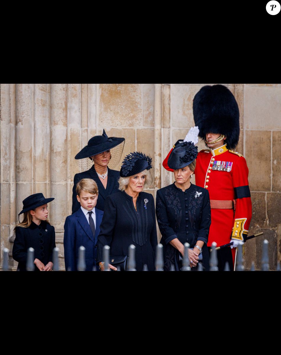Camilla Parker Bowles, le prince George, la princesse Charlotte, la comtesse Sophie de Wessex, Kate Middleton - Funérailles d'Etat de la reine Elizabeth II d'Angleterre, à Londres.