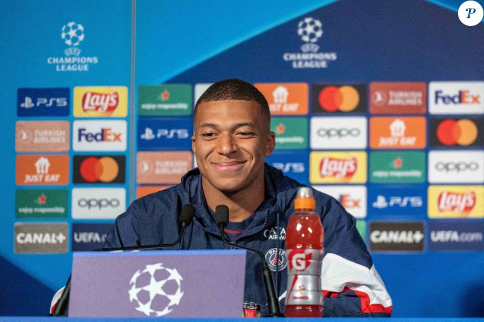 Kylian Mbappé En Conférence De Presse à Paris, Le 5 Septembre 2022 ...