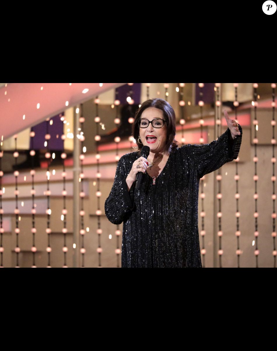 Nana Mouskouri invitée de l'émission de télé allemande "Das Grosse Fest der Besten 2017" à Berlin en Allemagne le 7 janvier 2017