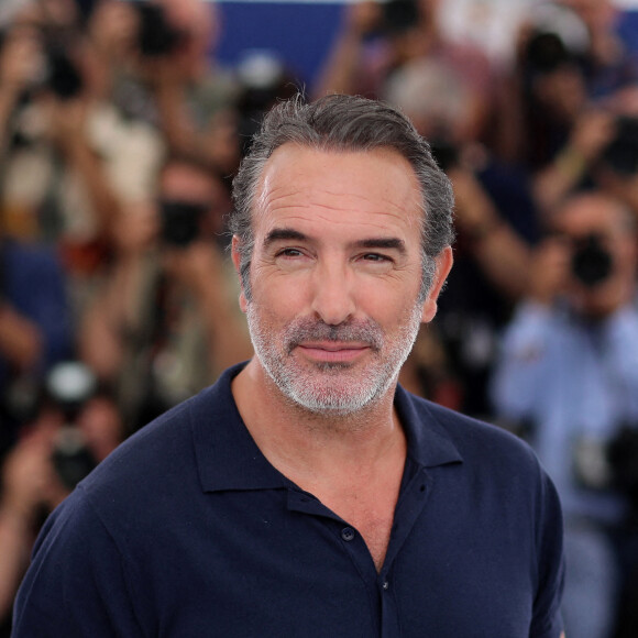 Jean Dujardin au photocall du film "Novembre" lors du 75ème Festival International du Film de Cannes, France, le 23 mai 2022. © Dominique Jacovides/Bestimage
