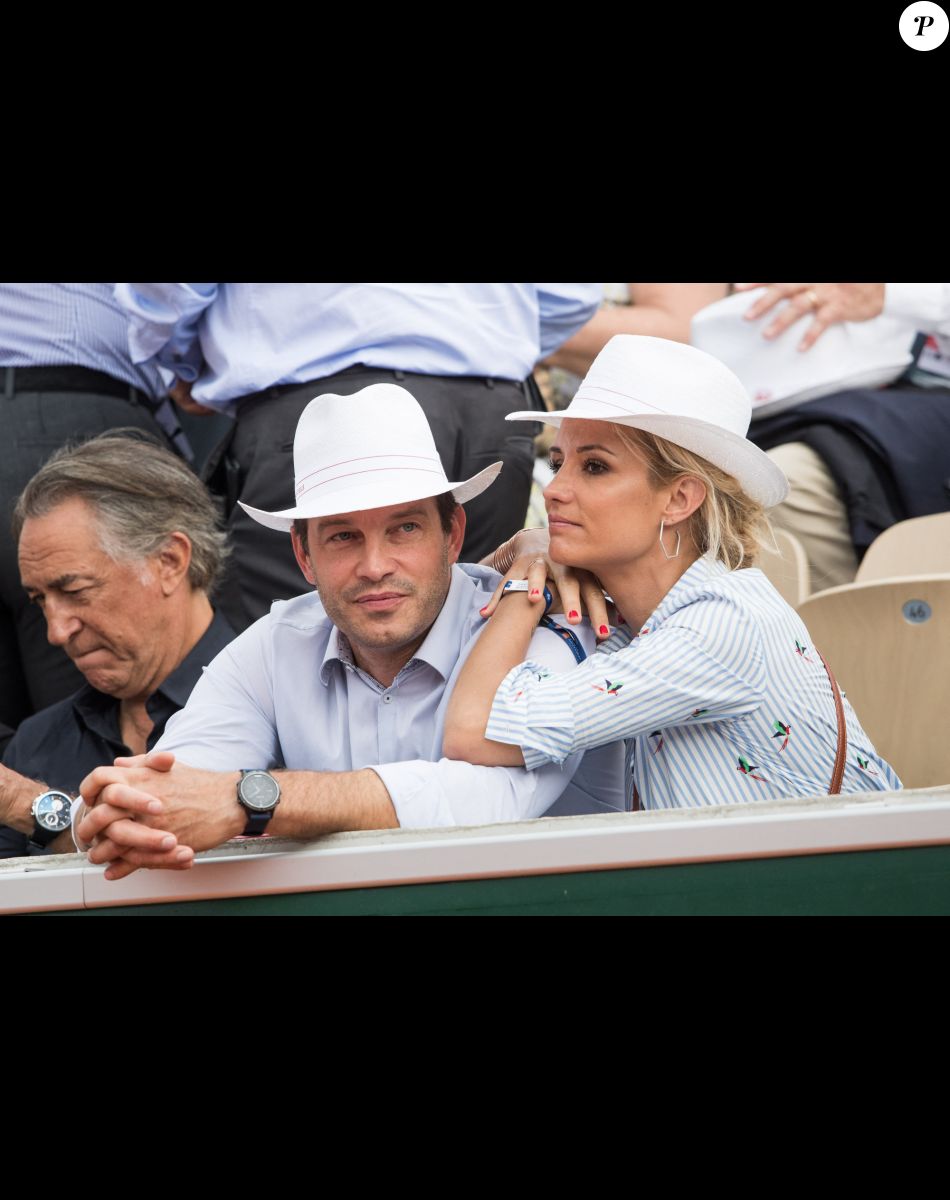 Richard Berry avec Elodie Gossuin et son mari Bertrand Lacherie dans les tribunes lors des internationaux de tennis de Roland Garros à Paris, France, le 4 juin 2019. © Jacovides-Moreau/Bestimage
