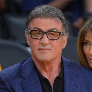 Sylvester Stallone, sa femme Jennifer Flavin, leur fille Sophia Rose et un ami assistent au match de basket "Los Angeles Lakers Vs Portland Trailblazers" à Los Angeles. Le 3 avril 2015 