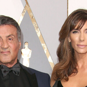 Sylvester Stallone et sa femme Jennifer Flavin - Arrivées à la 88ème cérémonie des Oscars à Los Angeles le 28 février 2016. 