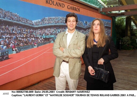 Laurent Gerra et Mathilde Seigner à Roland Garros en 2001.