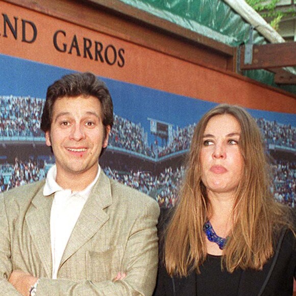 Laurent Gerra et Mathilde Seigner à Roland Garros en 2001.