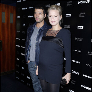 Virginie Efira enceinte et Mabrouk El Mechri Avant première de Mobius a l'UGC Normandie a Paris le 12 fevrier 2013