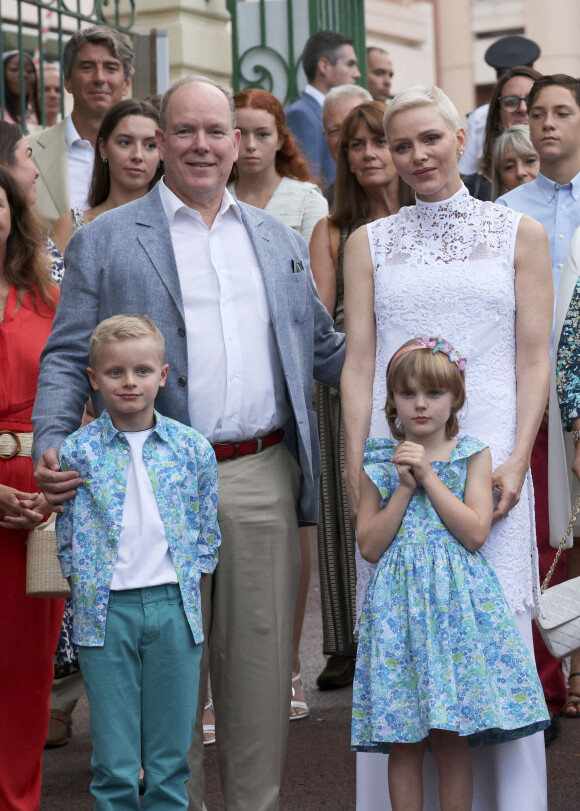 La princesse Charlene de Monaco, le prince Albert II de Monaco, le prince Jacques de Monaco, marquis des Baux, la princesse Gabriella de Monaco, comtesse de Carladès - La famille princière de Monaco lors du traditionnel Pique-nique "U Cavagnetu" des monégasques au parc princesse Antoinette à Monaco le 3 septembre 2022. © Claudia Albuquerque/Bestimage